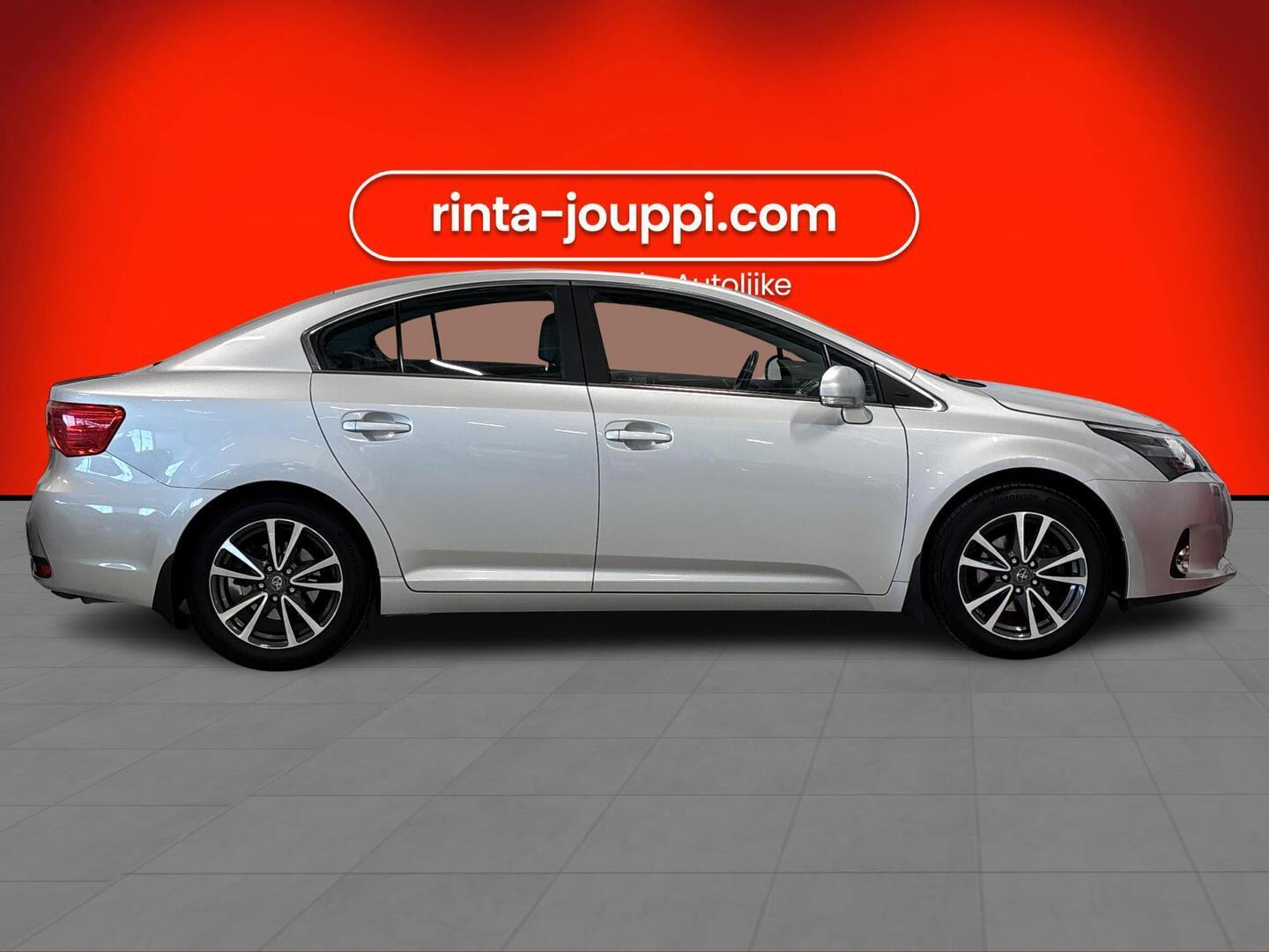 TOYOTA Avensis 2013