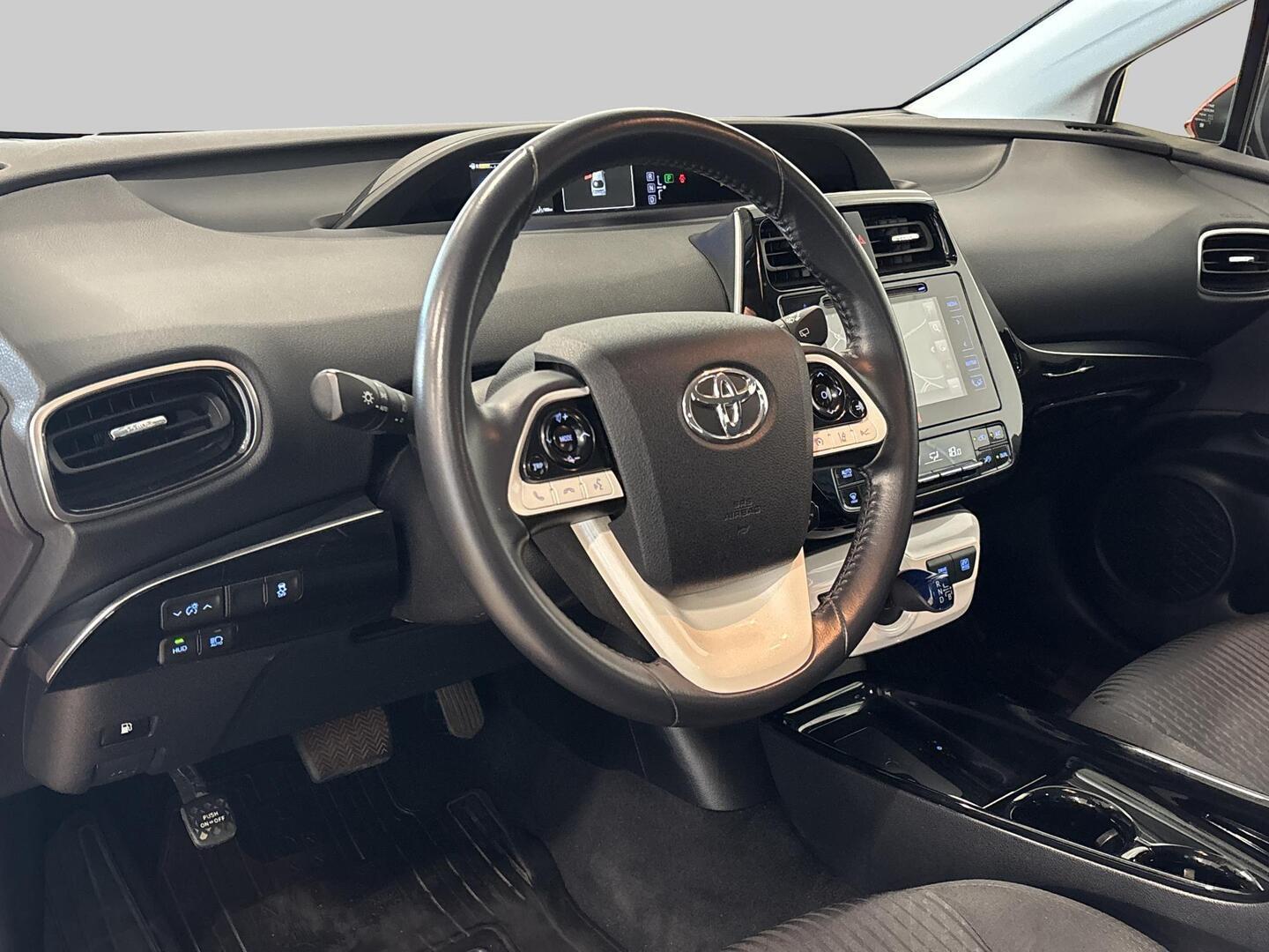 TOYOTA Prius 2017