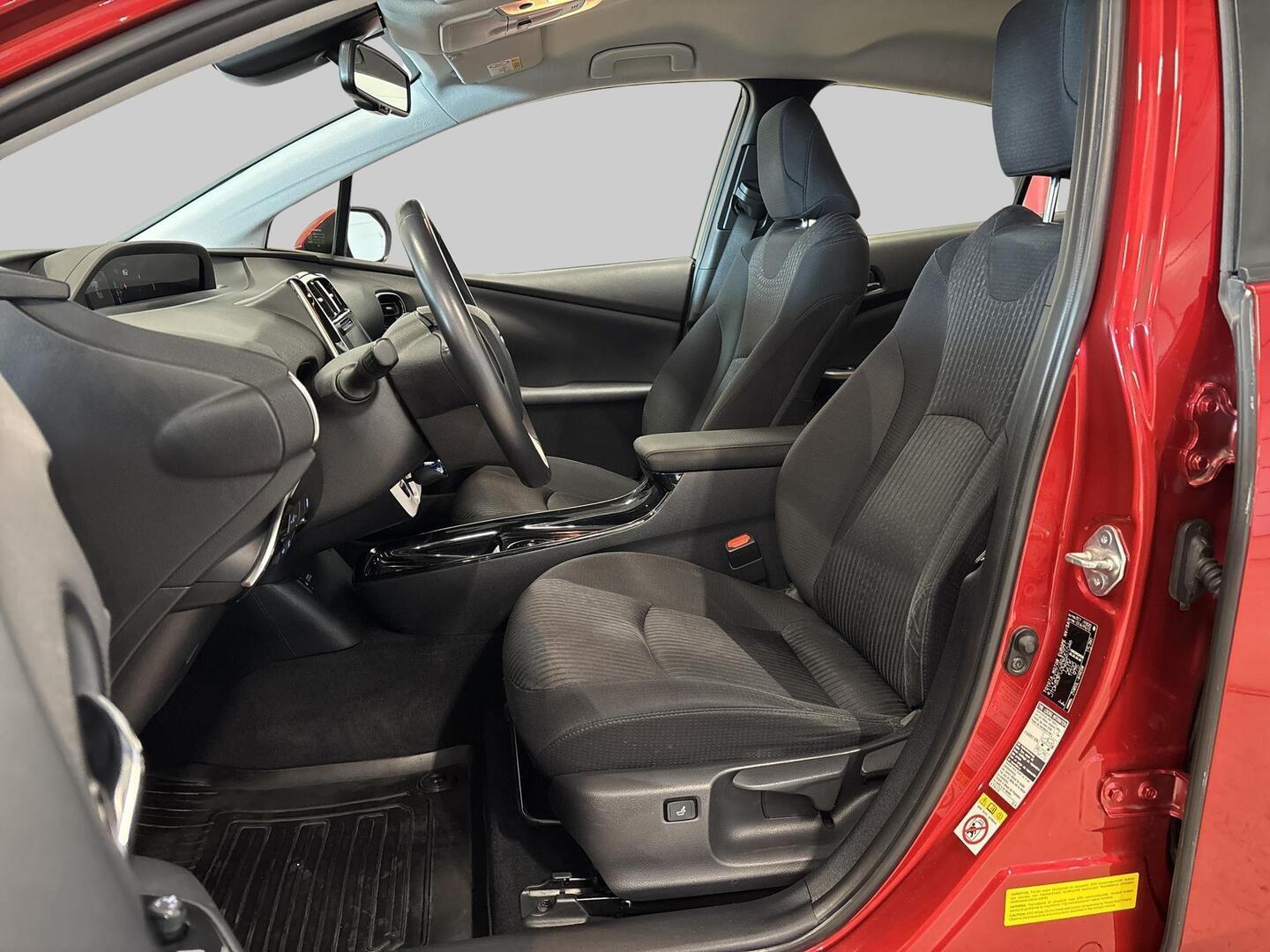 TOYOTA Prius 2017