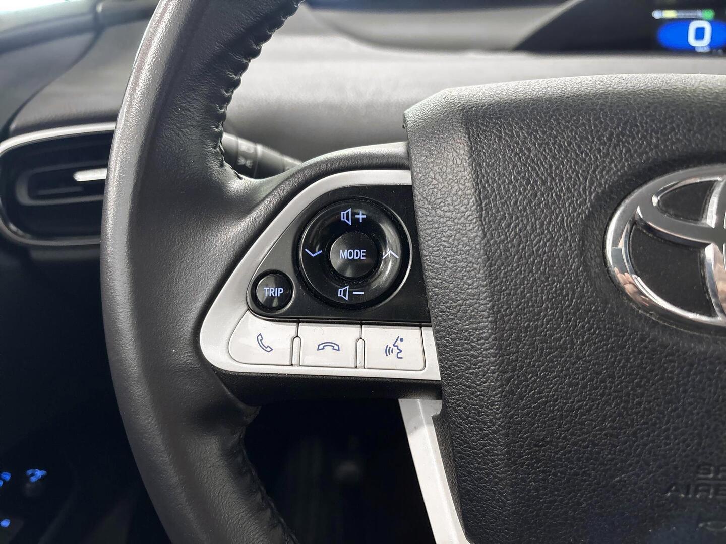 TOYOTA Prius 2017