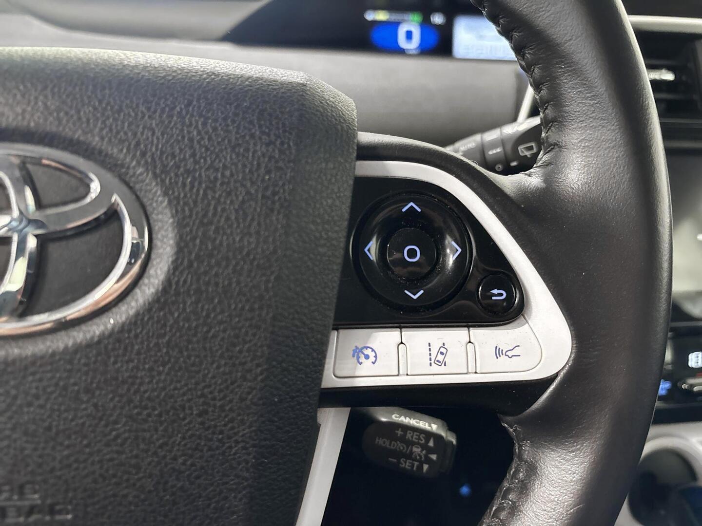 TOYOTA Prius 2017