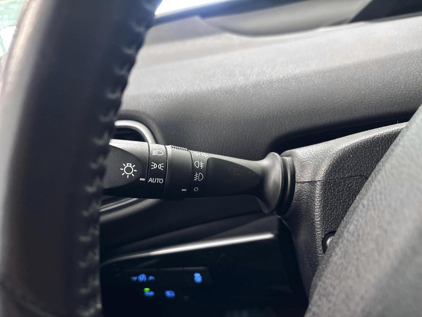 TOYOTA Prius 2017
