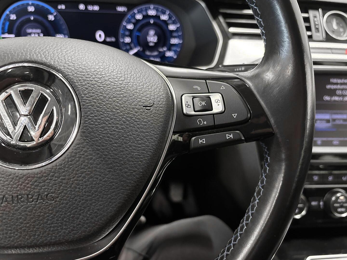 VOLKSWAGEN Passat 2017