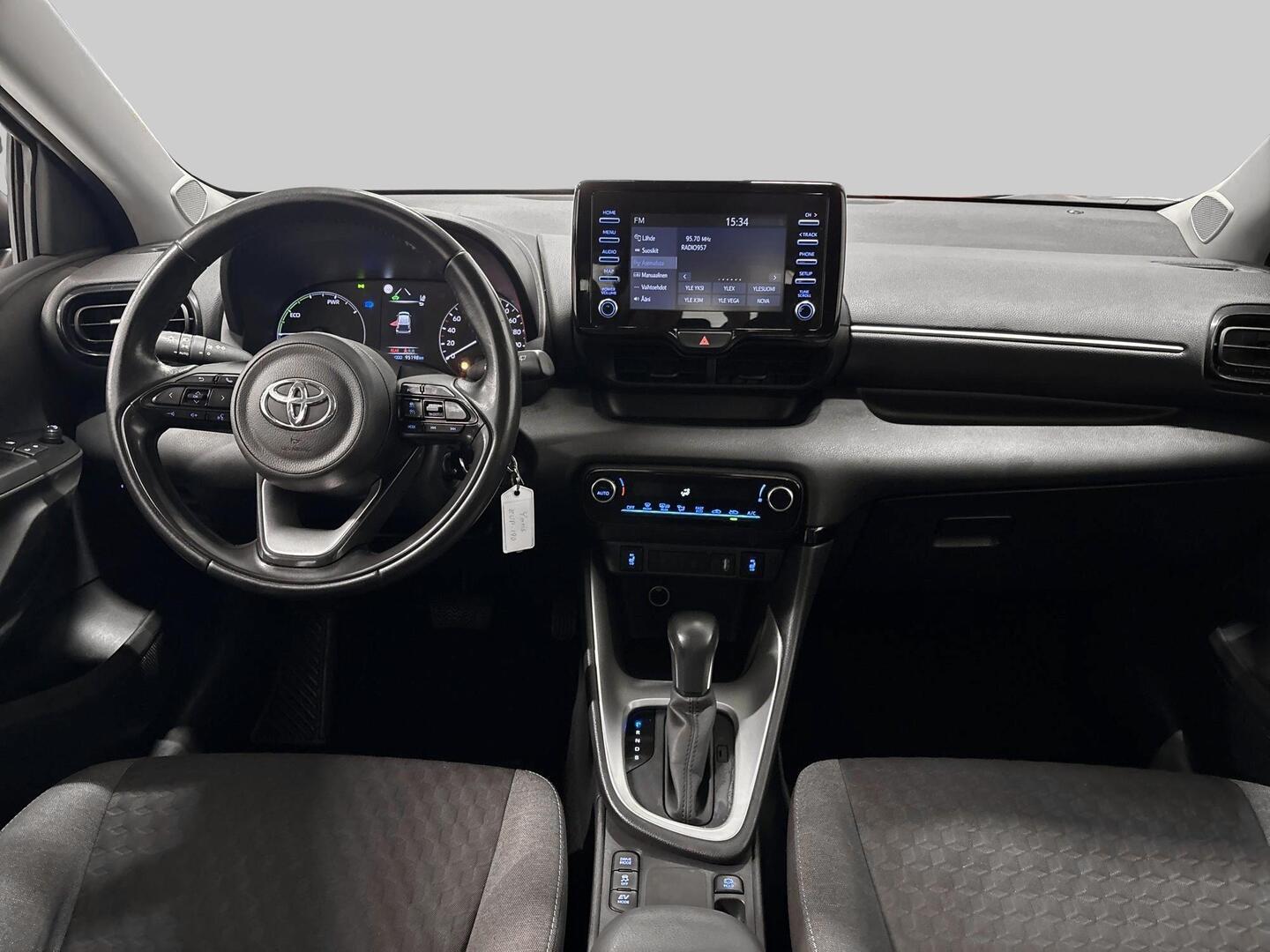 TOYOTA Yaris 2023