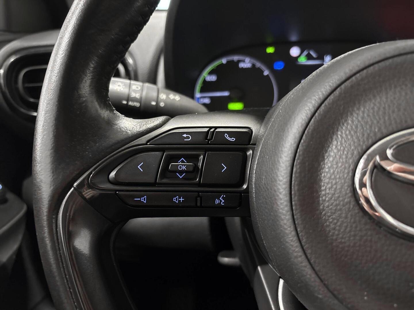 TOYOTA Yaris 2023