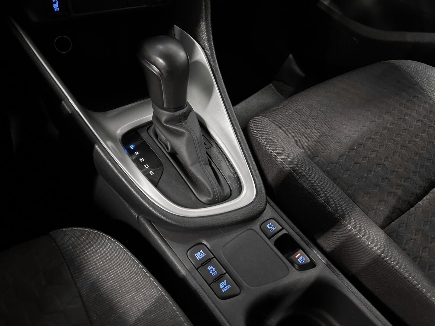 TOYOTA Yaris 2023