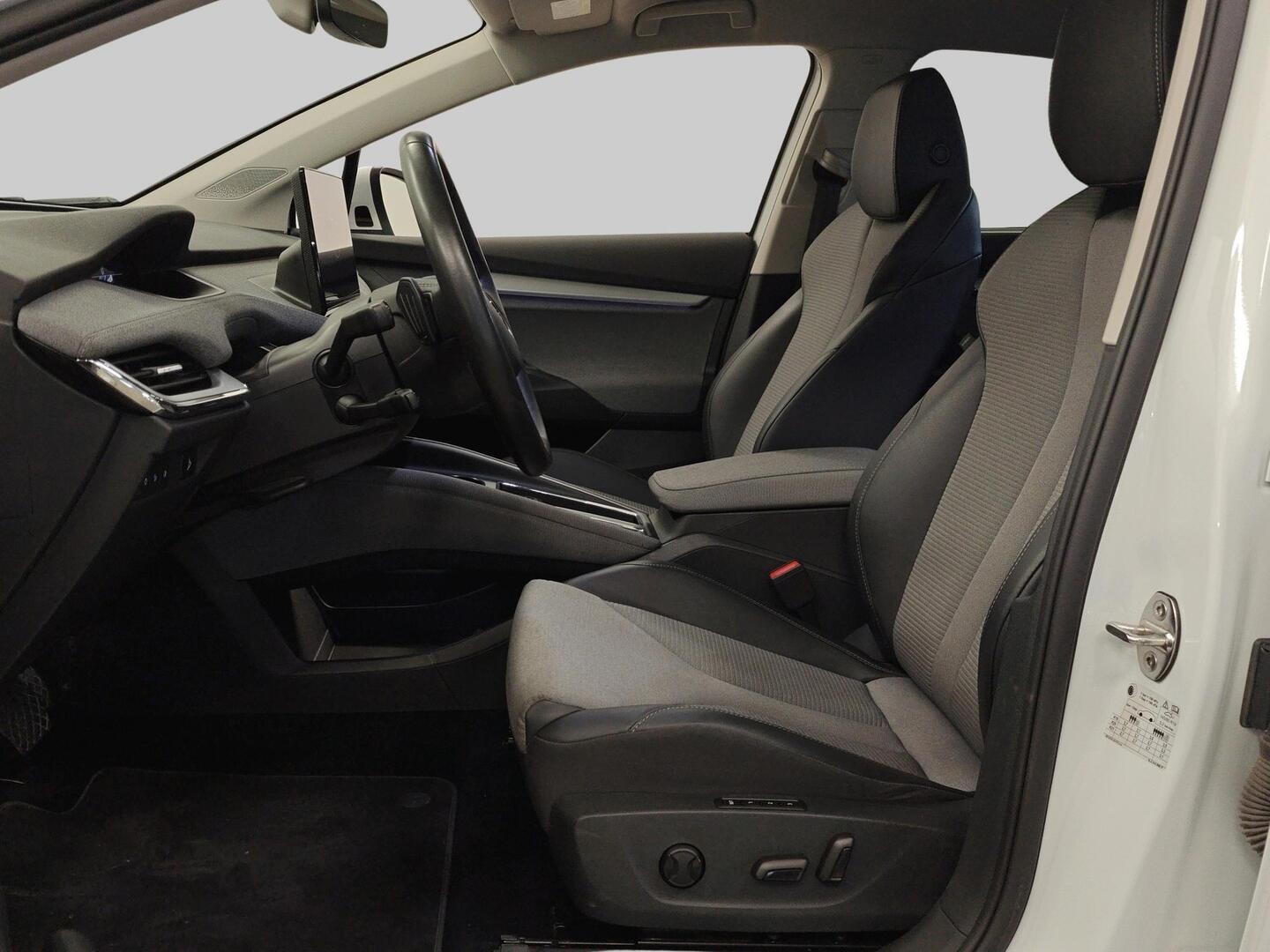 SKODA Enyaq 2023