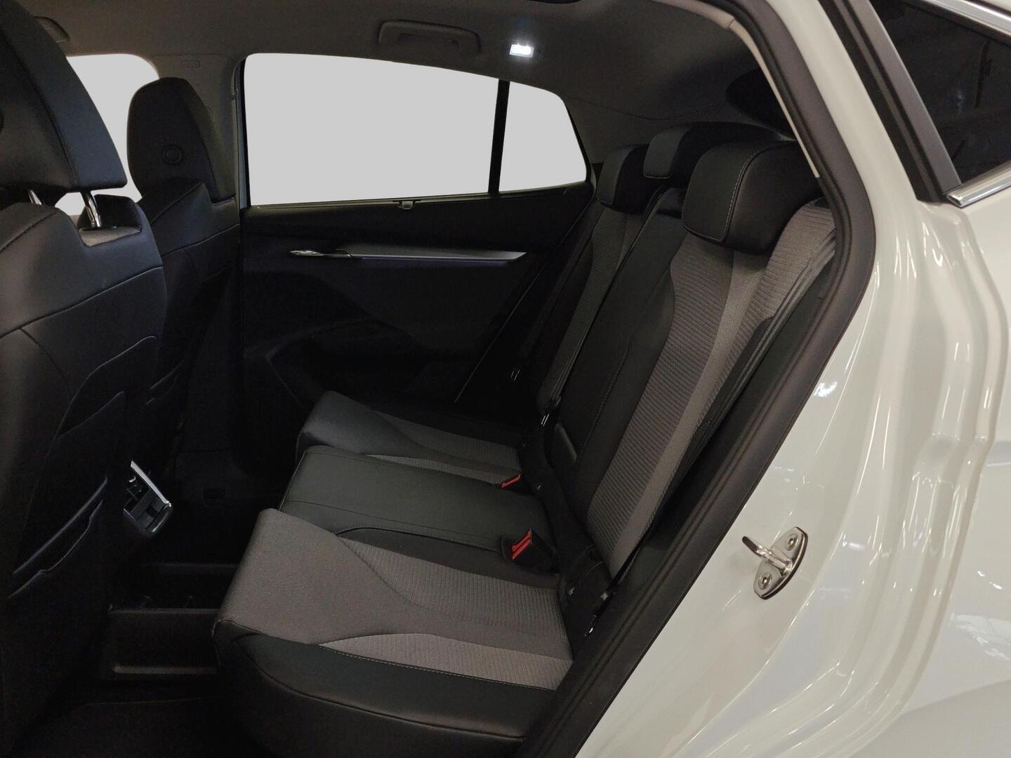 SKODA Enyaq 2023