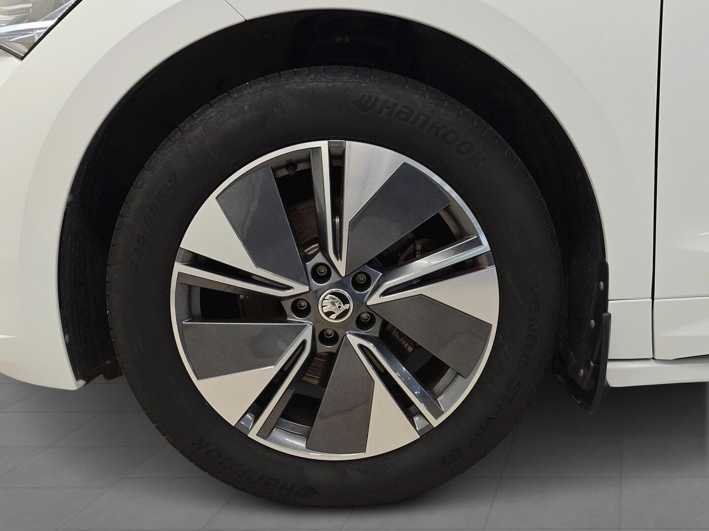 SKODA Enyaq 2023