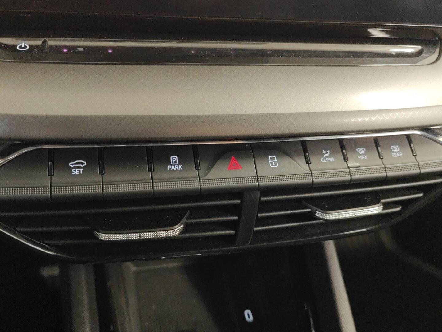 SKODA Octavia 2024
