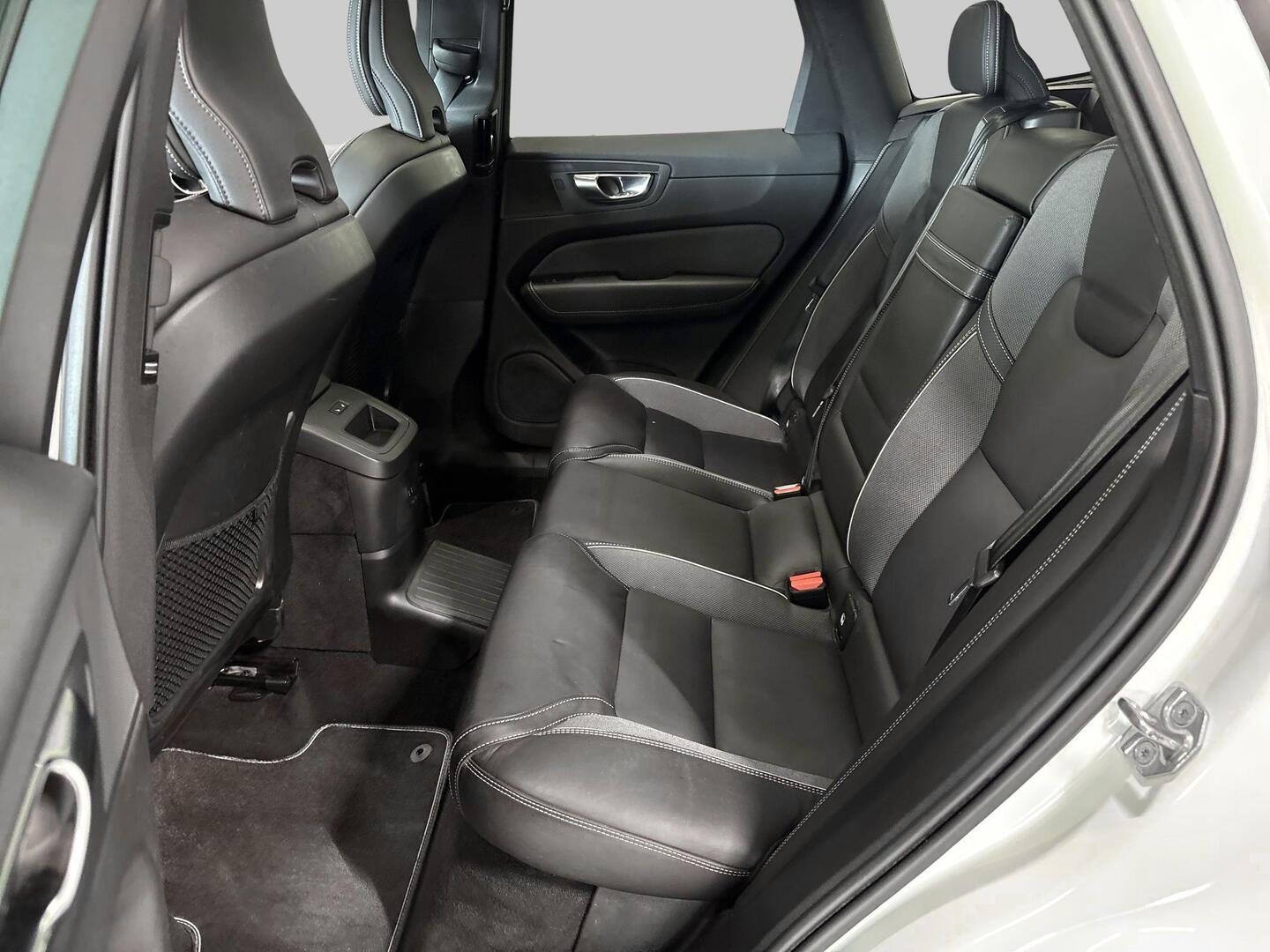 VOLVO XC60 2021
