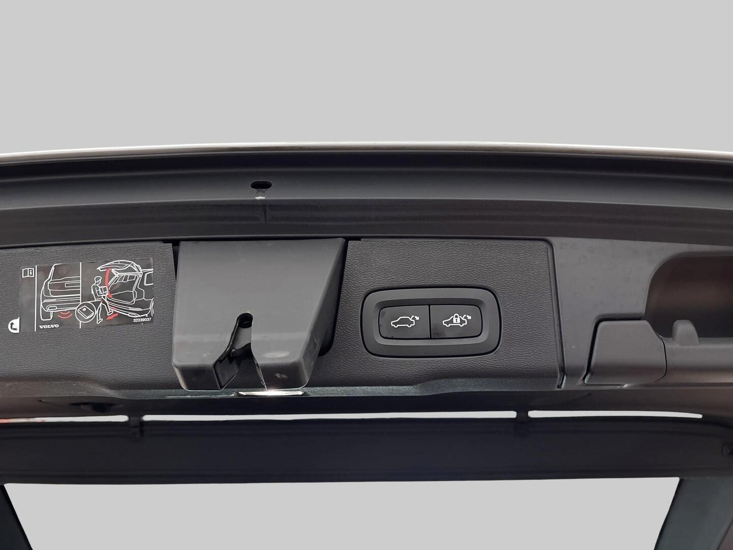 VOLVO XC60 2021