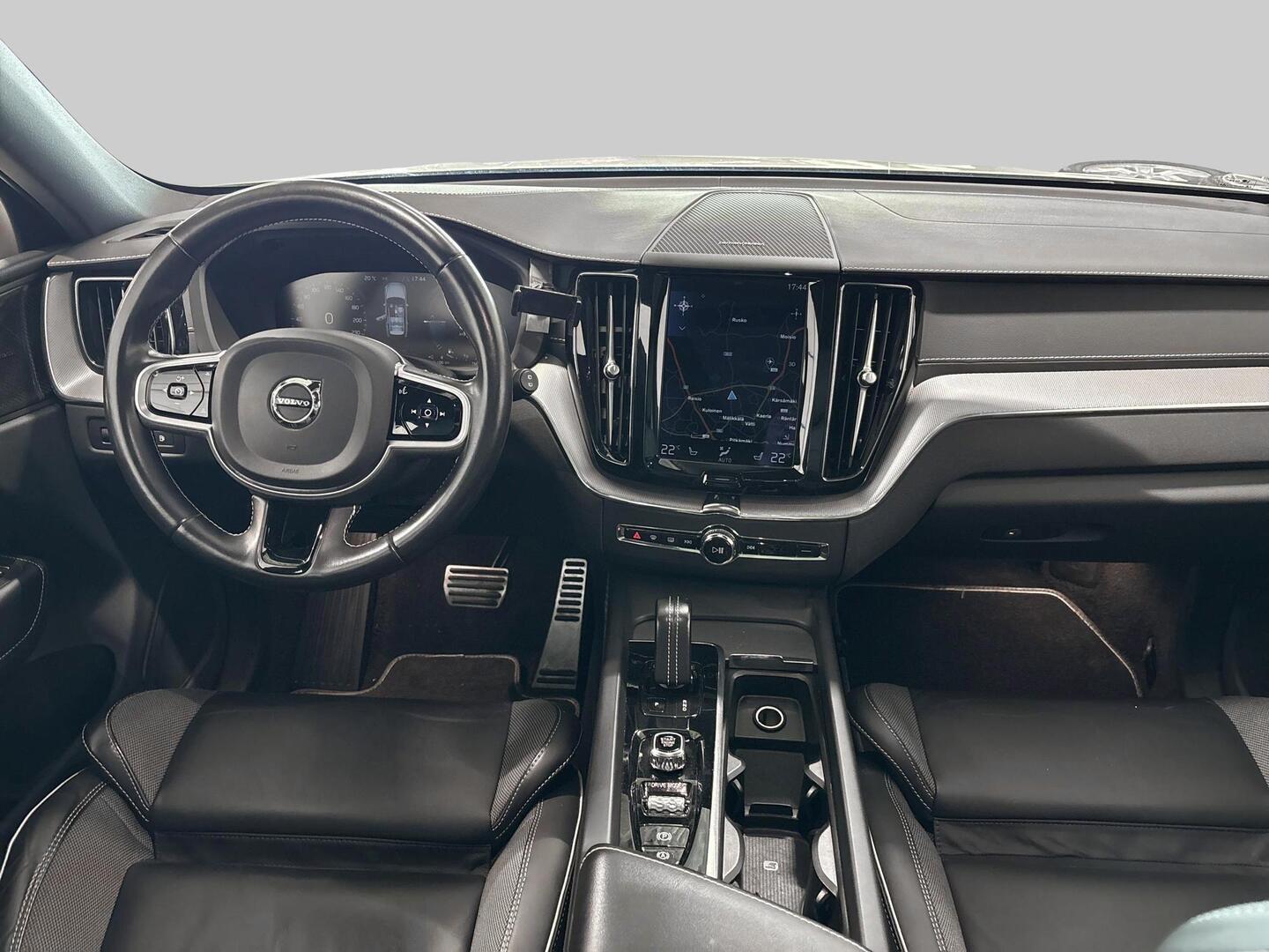 VOLVO XC60 2021