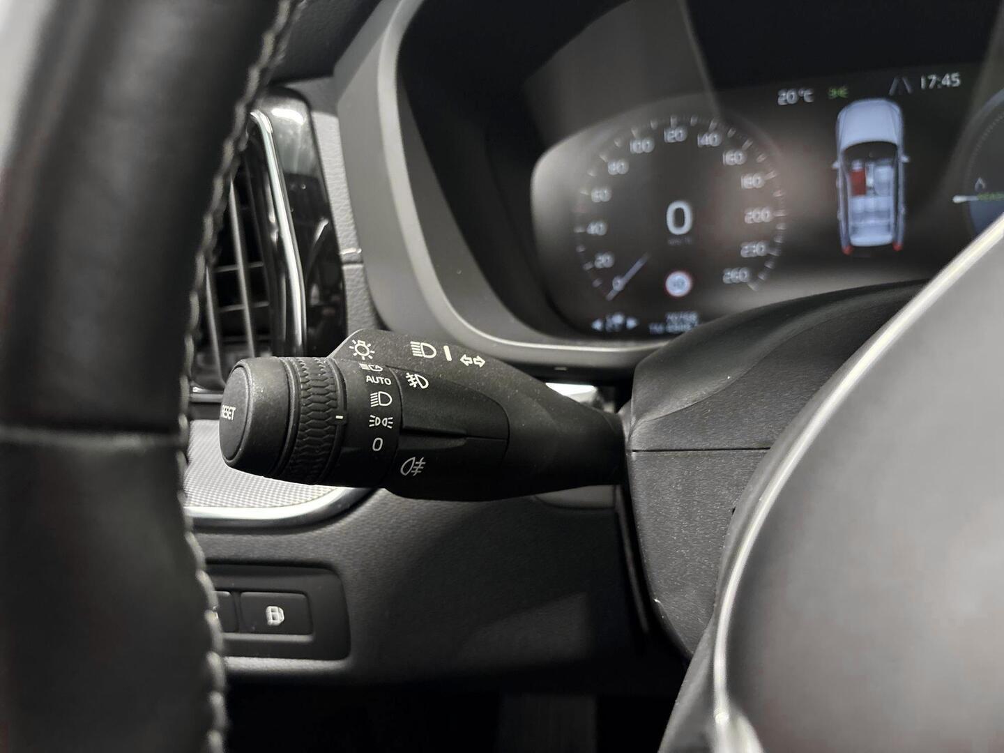VOLVO XC60 2021