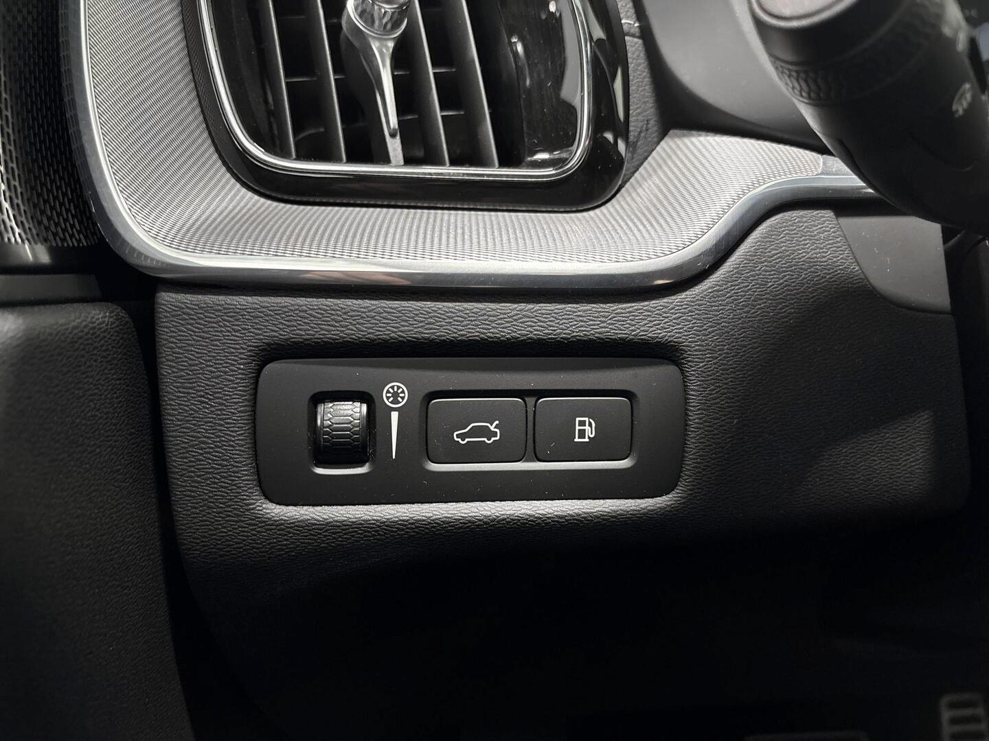 VOLVO XC60 2021