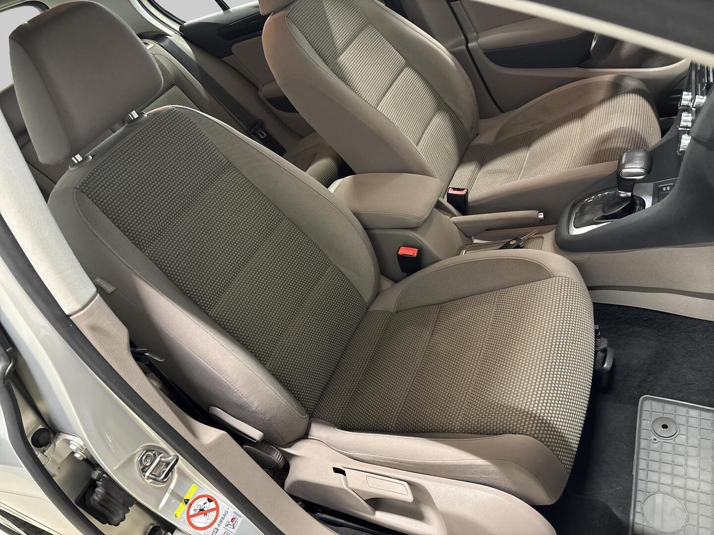 VOLKSWAGEN Golf 2009