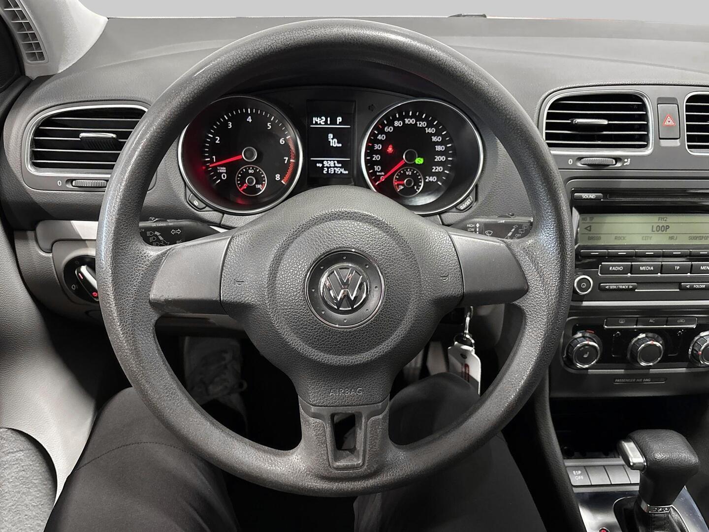 VOLKSWAGEN Golf 2009