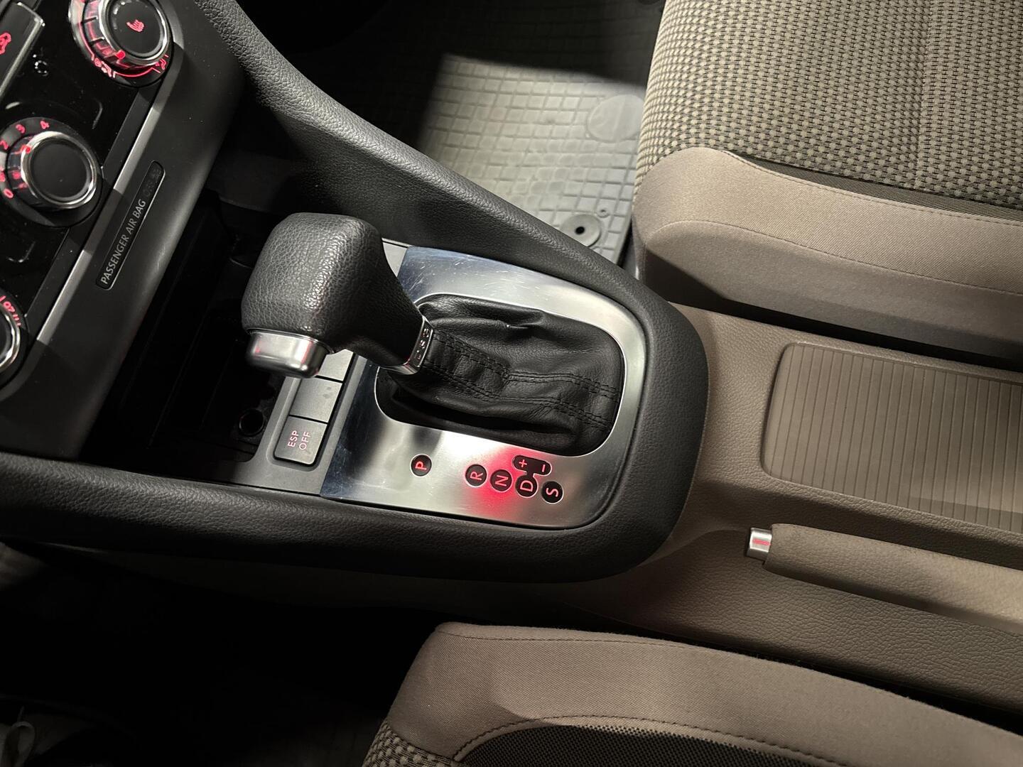 VOLKSWAGEN Golf 2009
