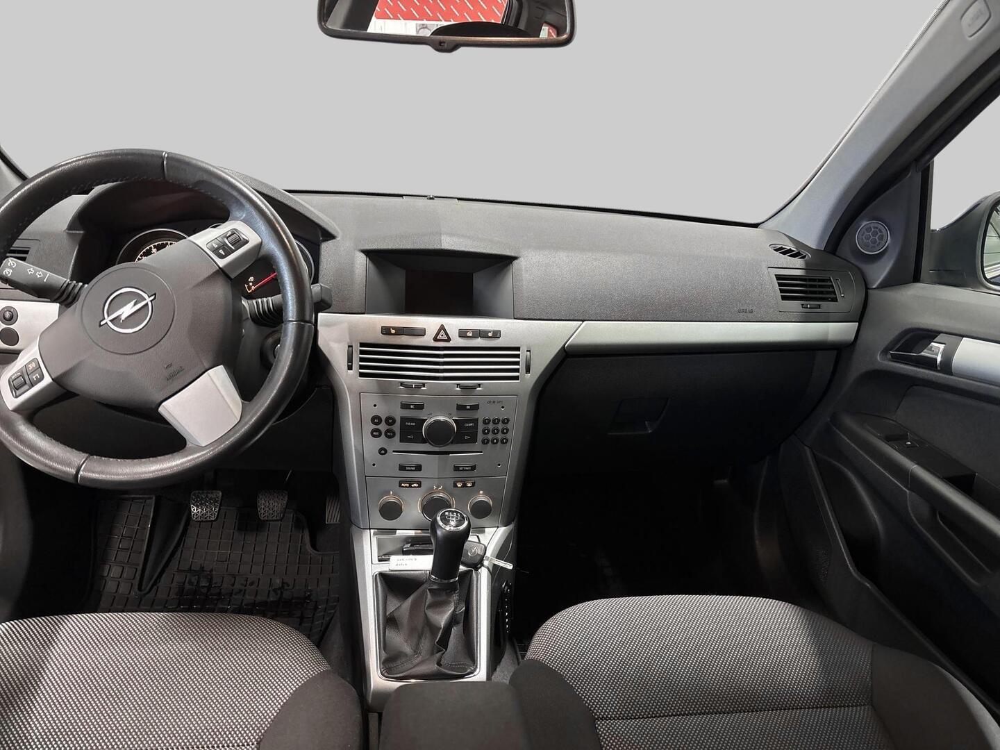 OPEL Astra 2010