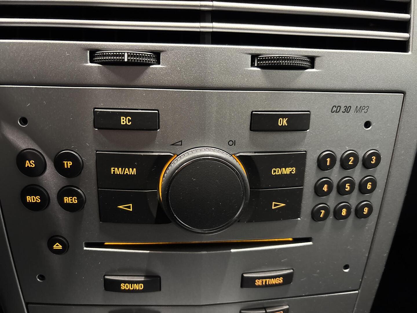OPEL Astra 2010