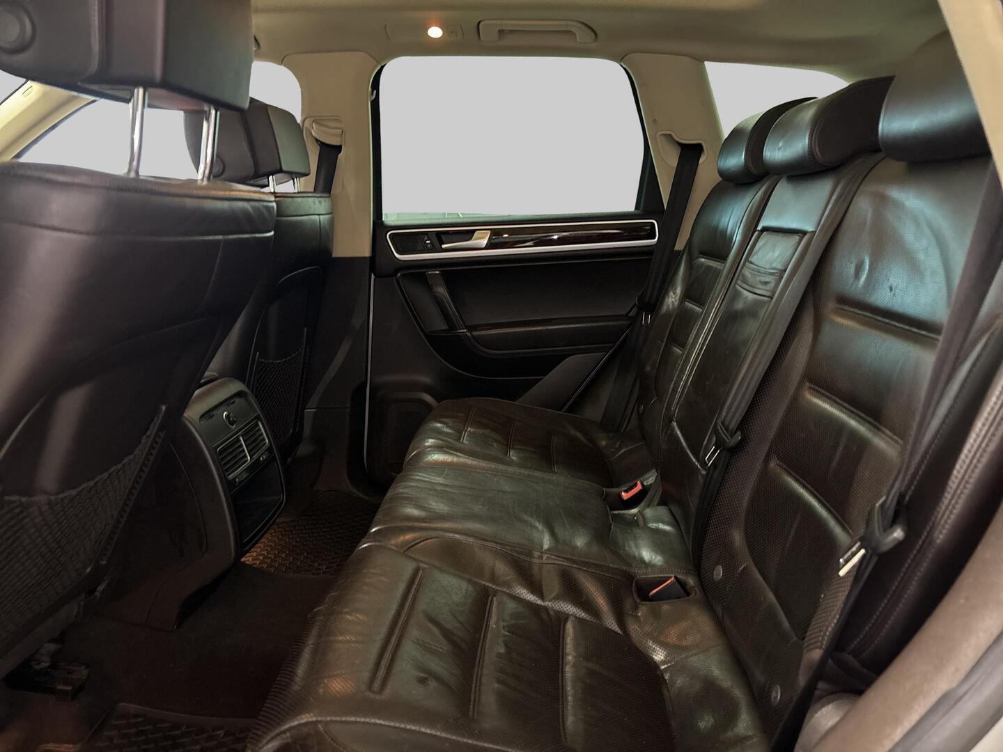 VOLKSWAGEN Touareg 2010