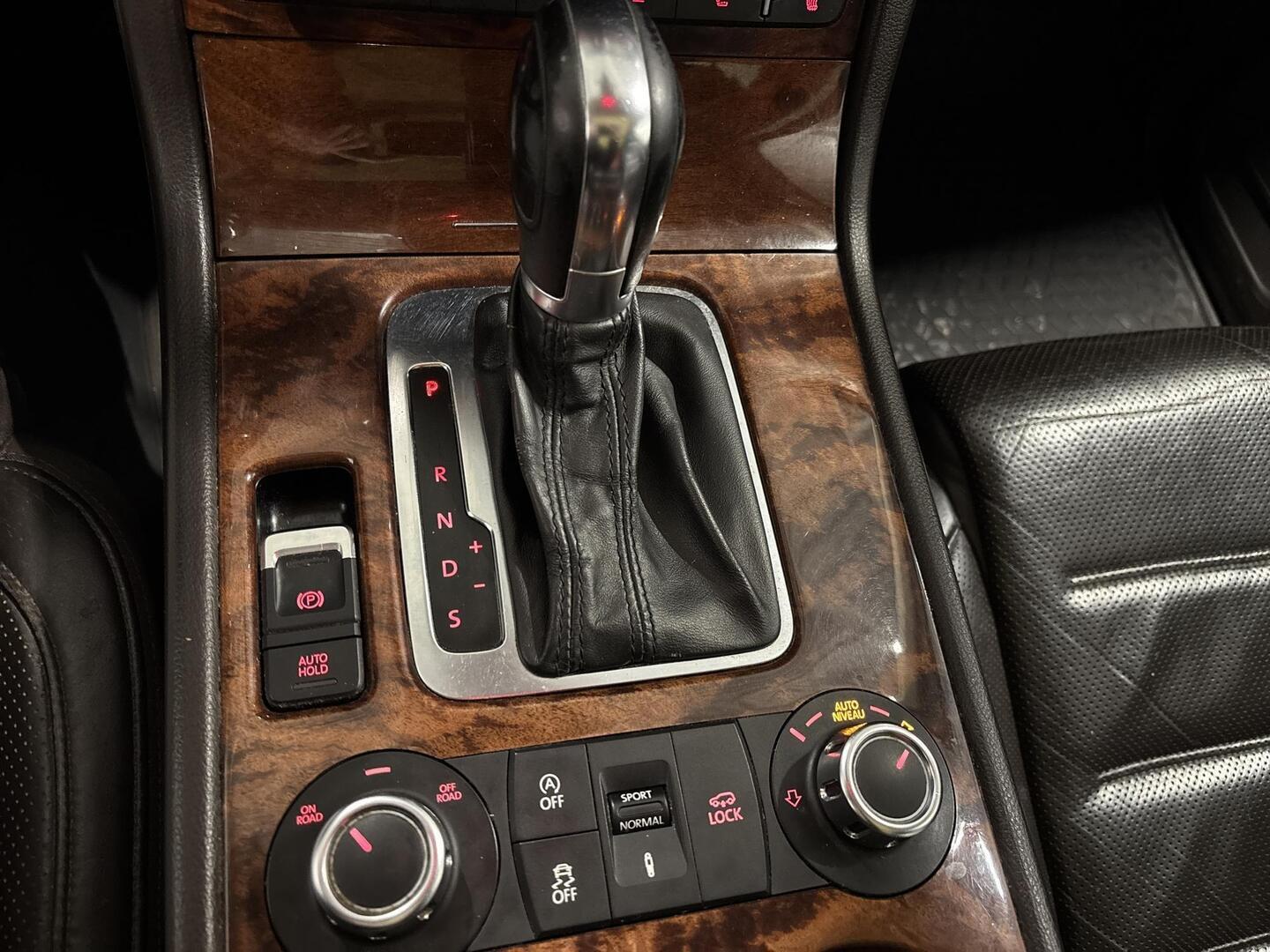 VOLKSWAGEN Touareg 2010