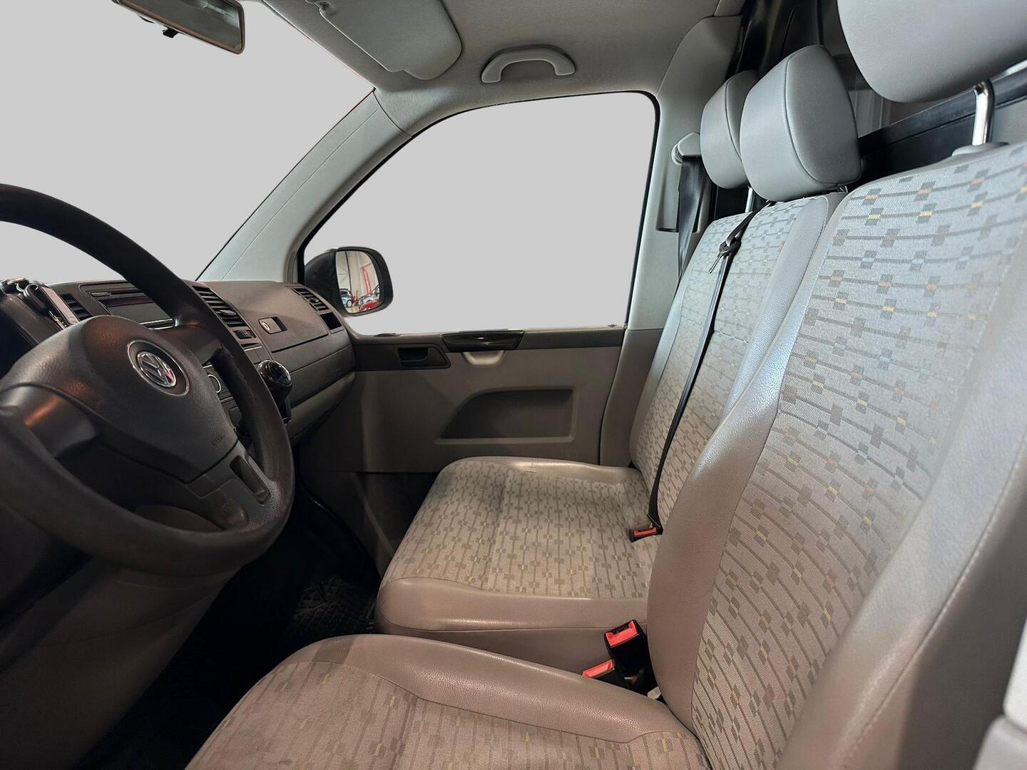 VOLKSWAGEN Transporter 2011