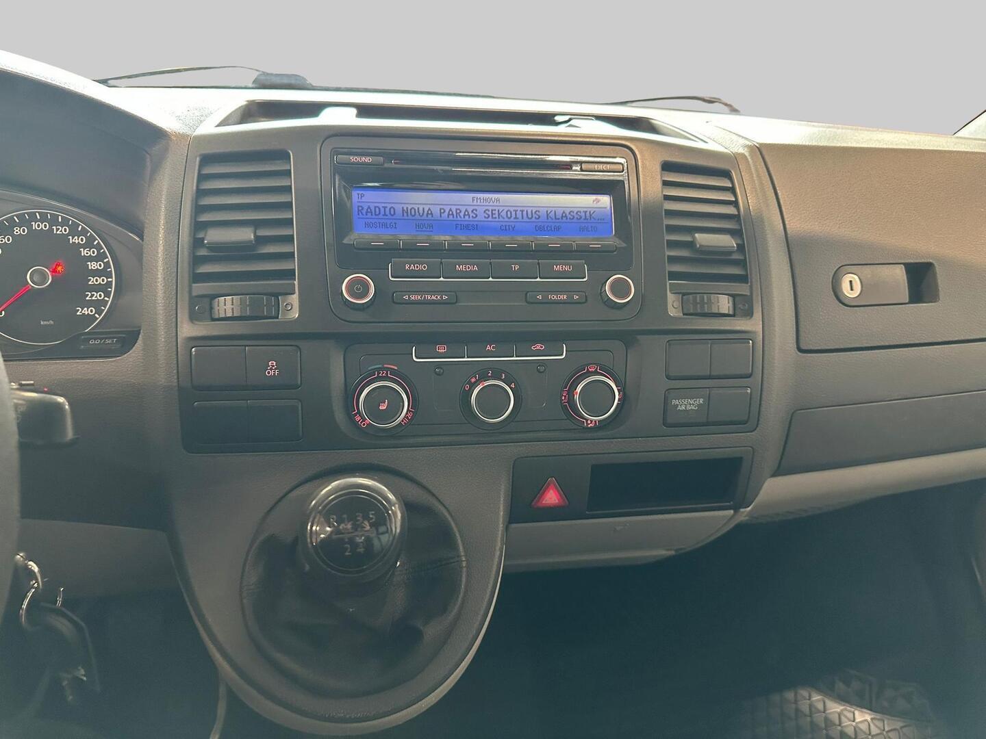 VOLKSWAGEN Transporter 2011