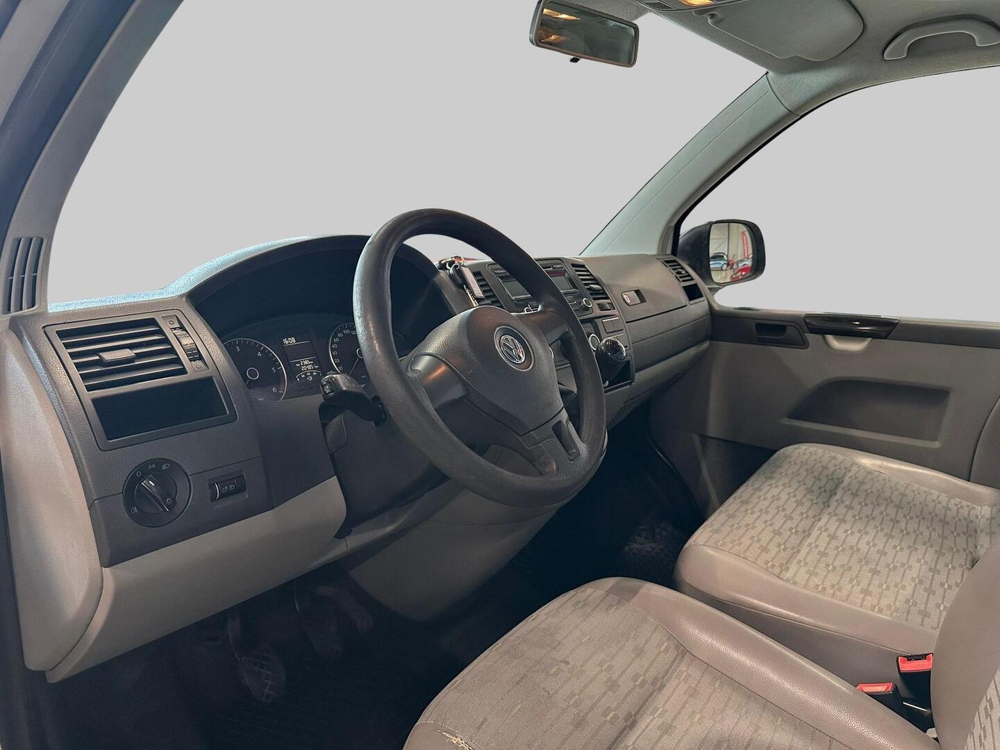 VOLKSWAGEN Transporter 2011
