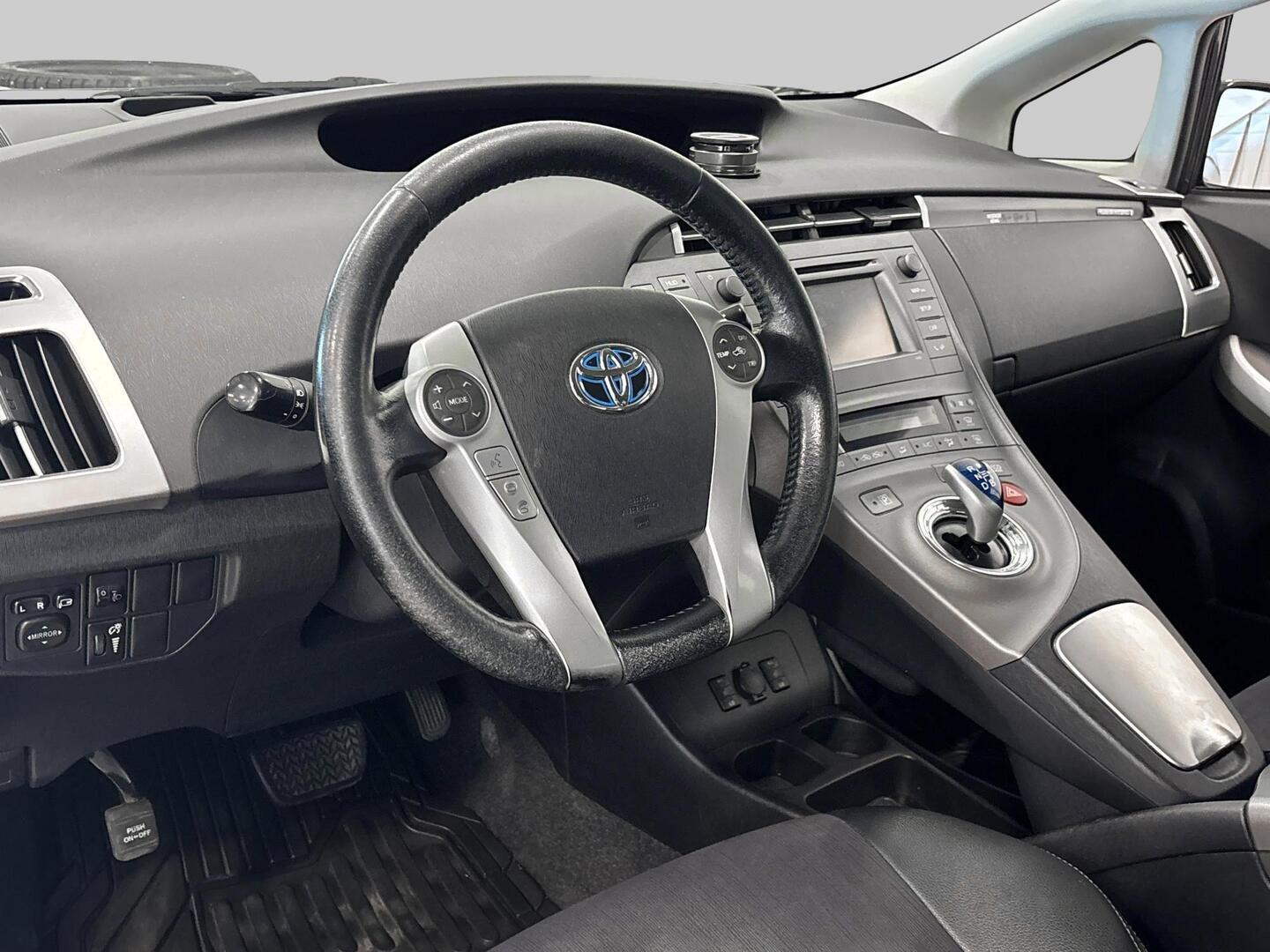 TOYOTA Prius PHEV 2012