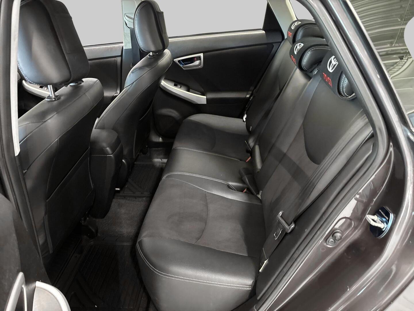 TOYOTA Prius PHEV 2012