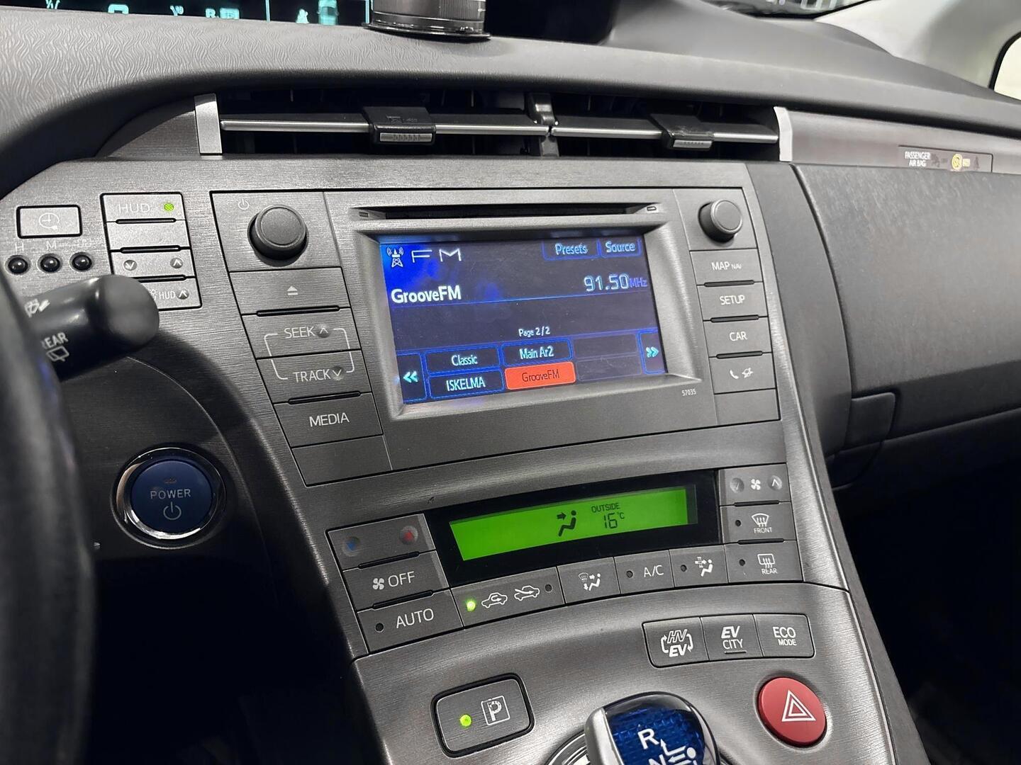 TOYOTA Prius PHEV 2012