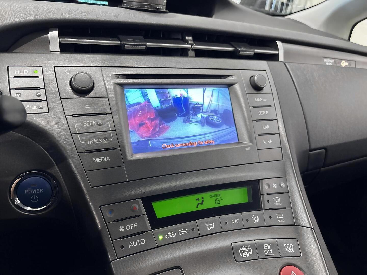 TOYOTA Prius PHEV 2012