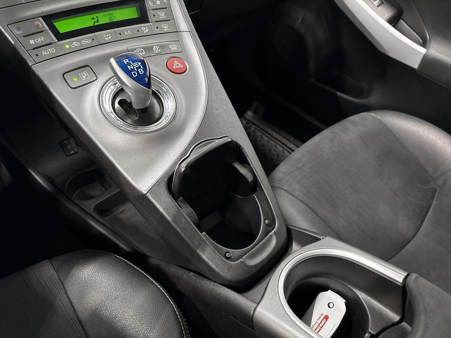 TOYOTA Prius PHEV 2012