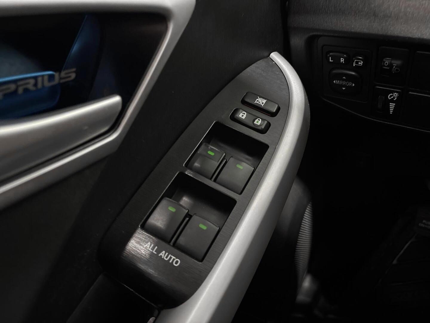 TOYOTA Prius PHEV 2012