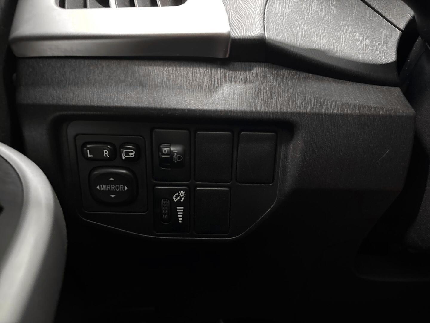 TOYOTA Prius PHEV 2012