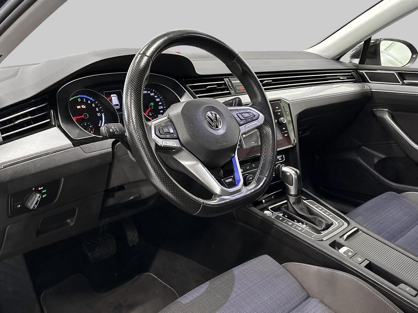 VOLKSWAGEN Passat 2021