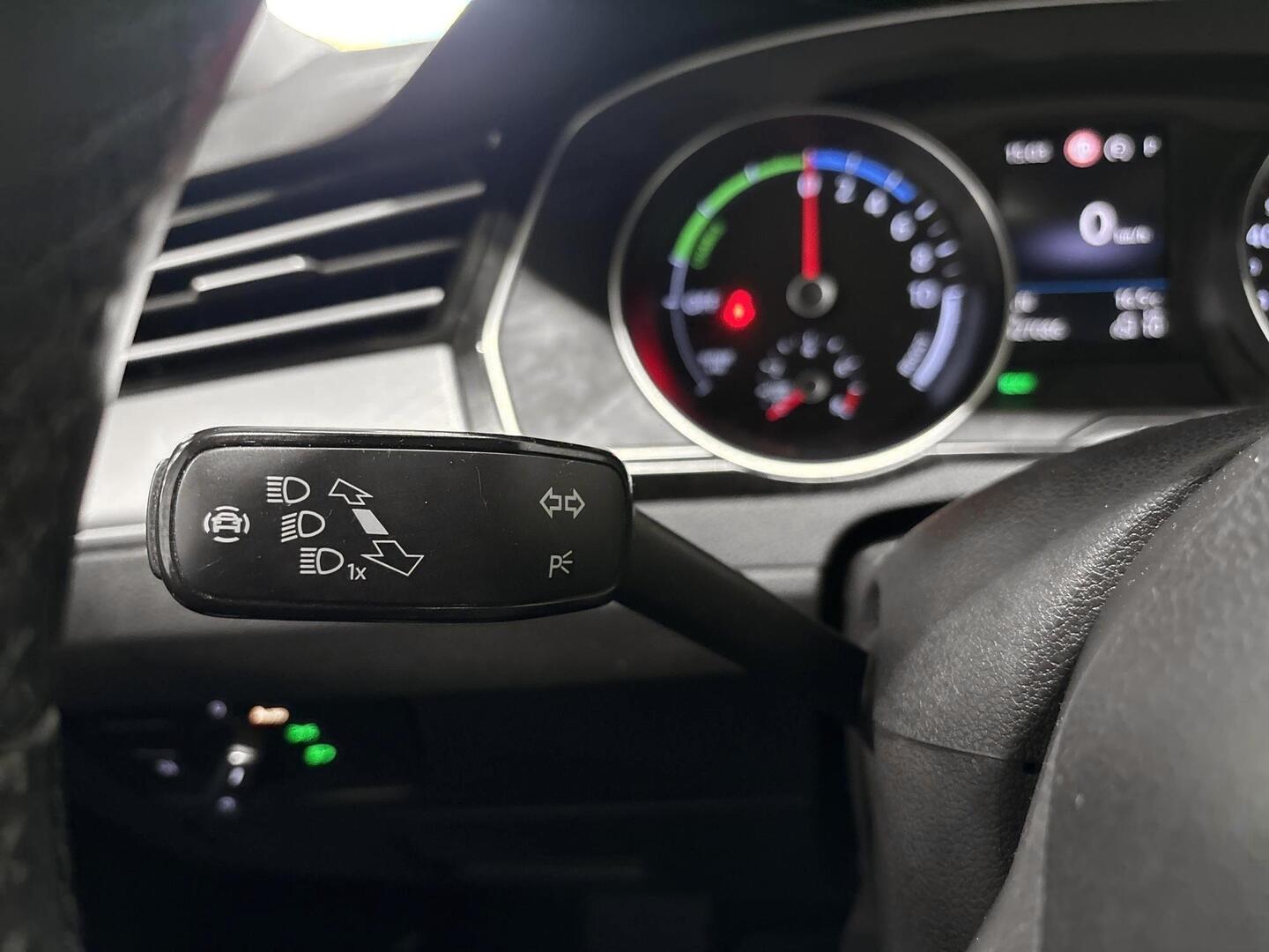 VOLKSWAGEN Passat 2021