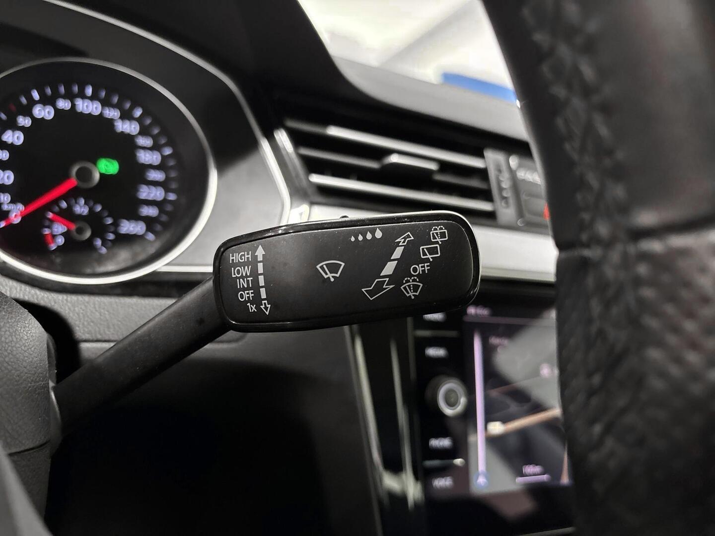 VOLKSWAGEN Passat 2021