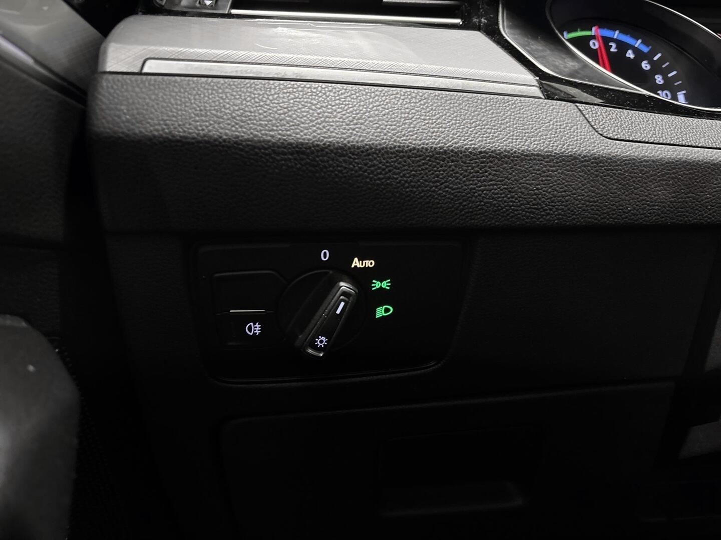 VOLKSWAGEN Passat 2021
