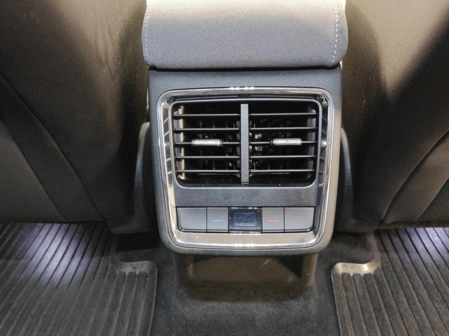SKODA Enyaq 2023