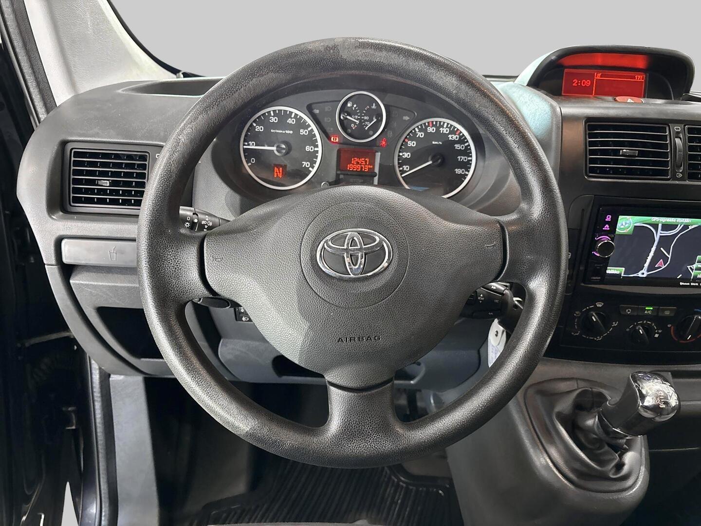 TOYOTA Proace 2016