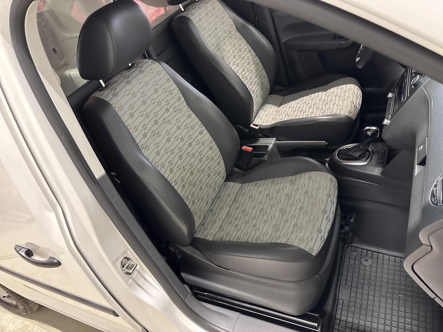 VOLKSWAGEN Caddy 2011