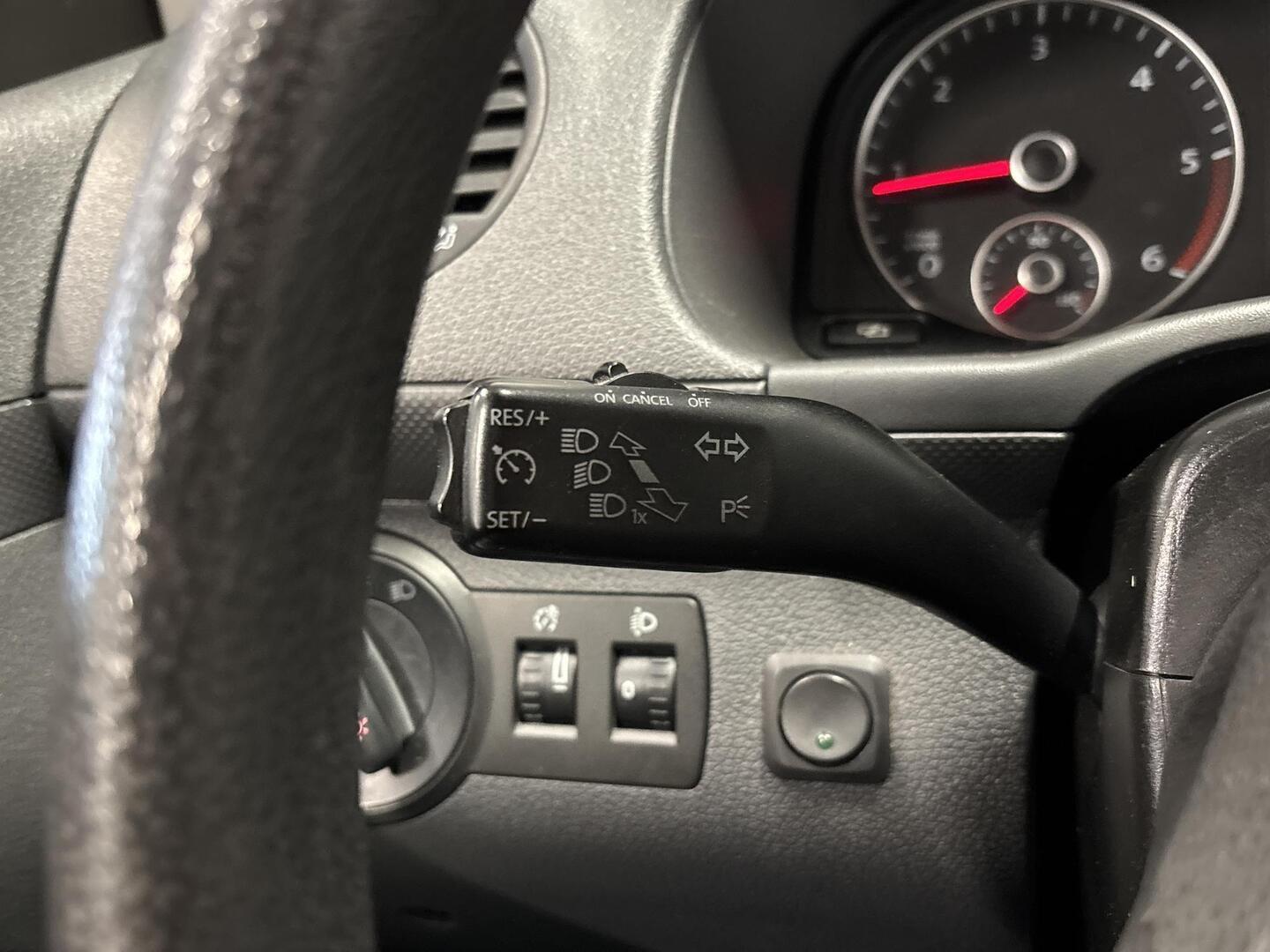 VOLKSWAGEN Caddy 2011