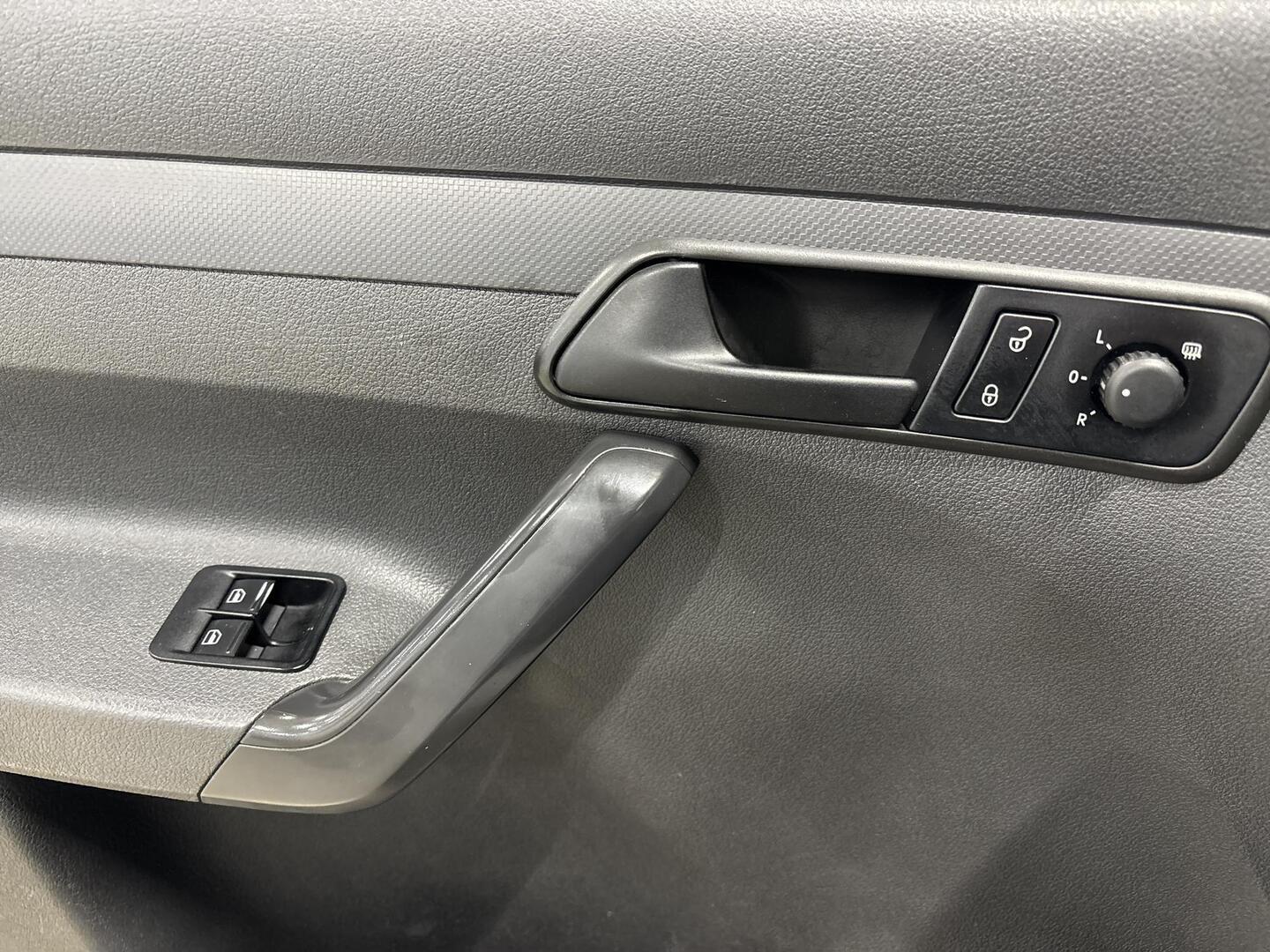 VOLKSWAGEN Caddy 2011