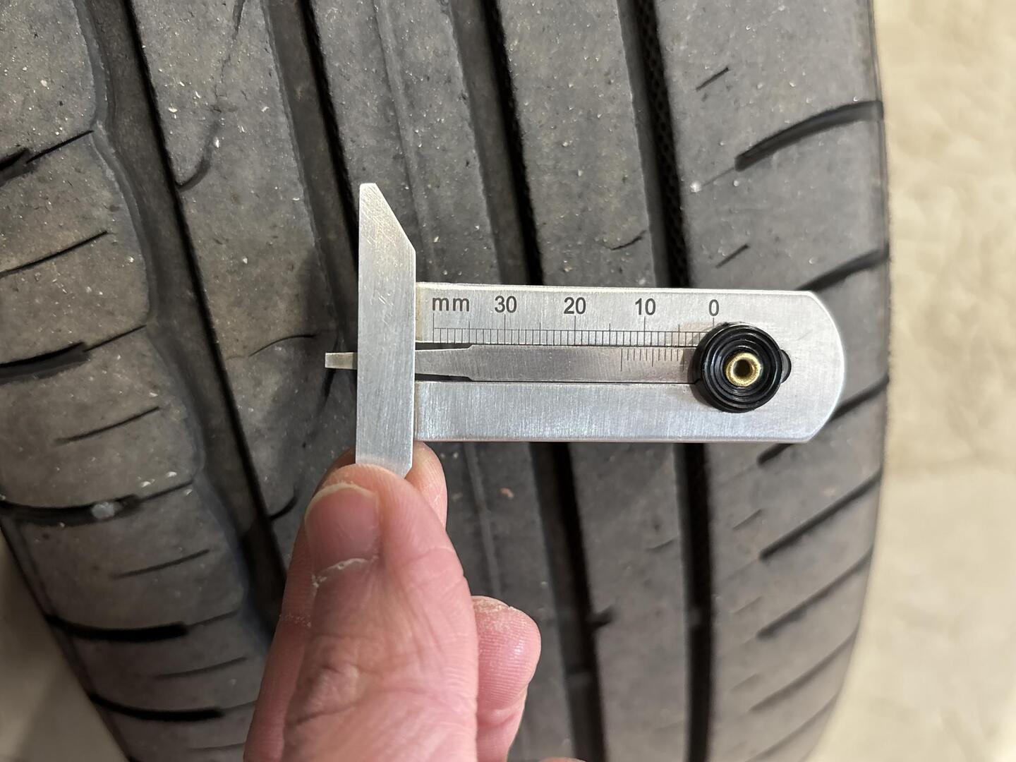 VOLKSWAGEN Caddy 2011