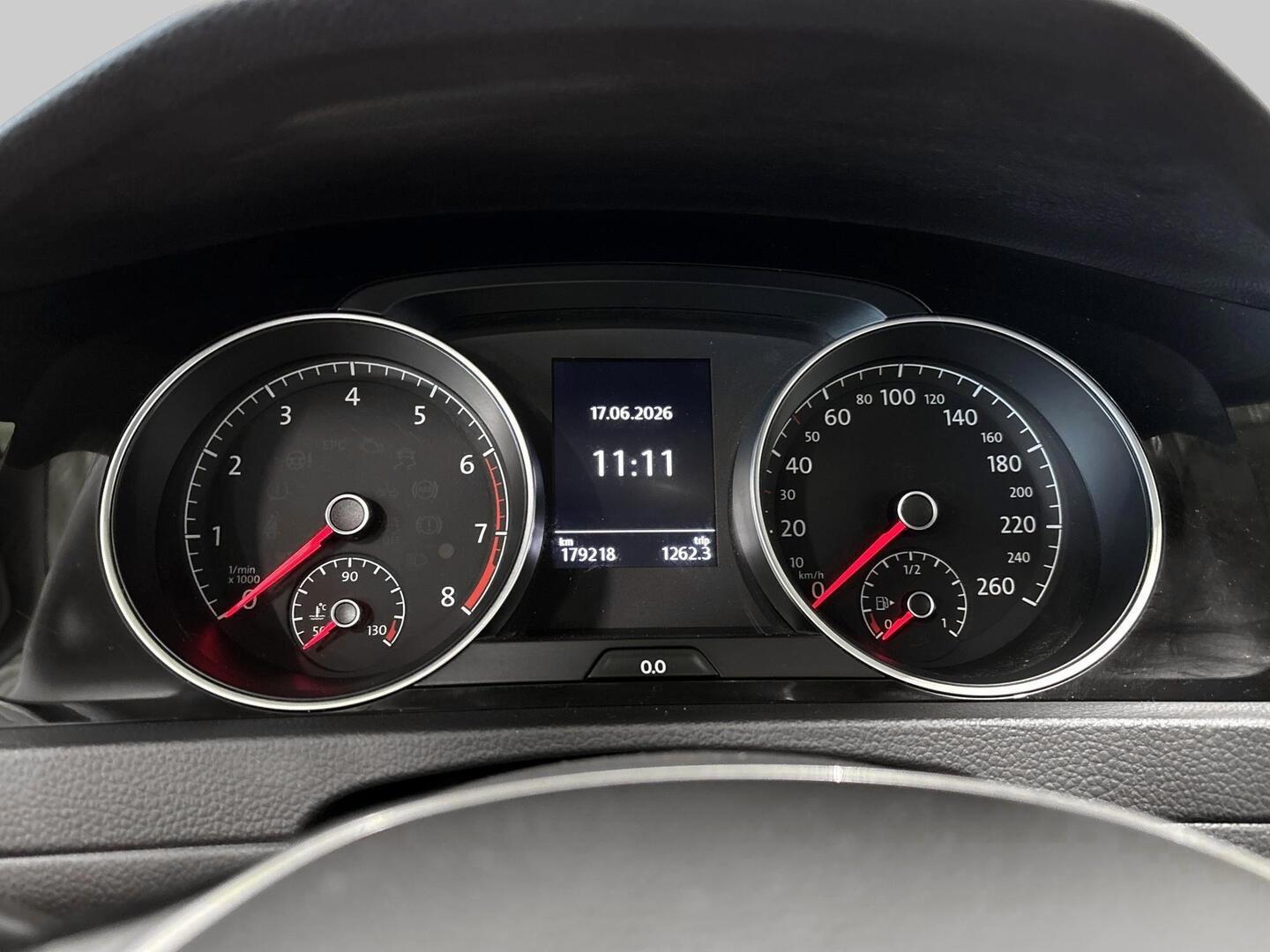 VOLKSWAGEN Golf 2016