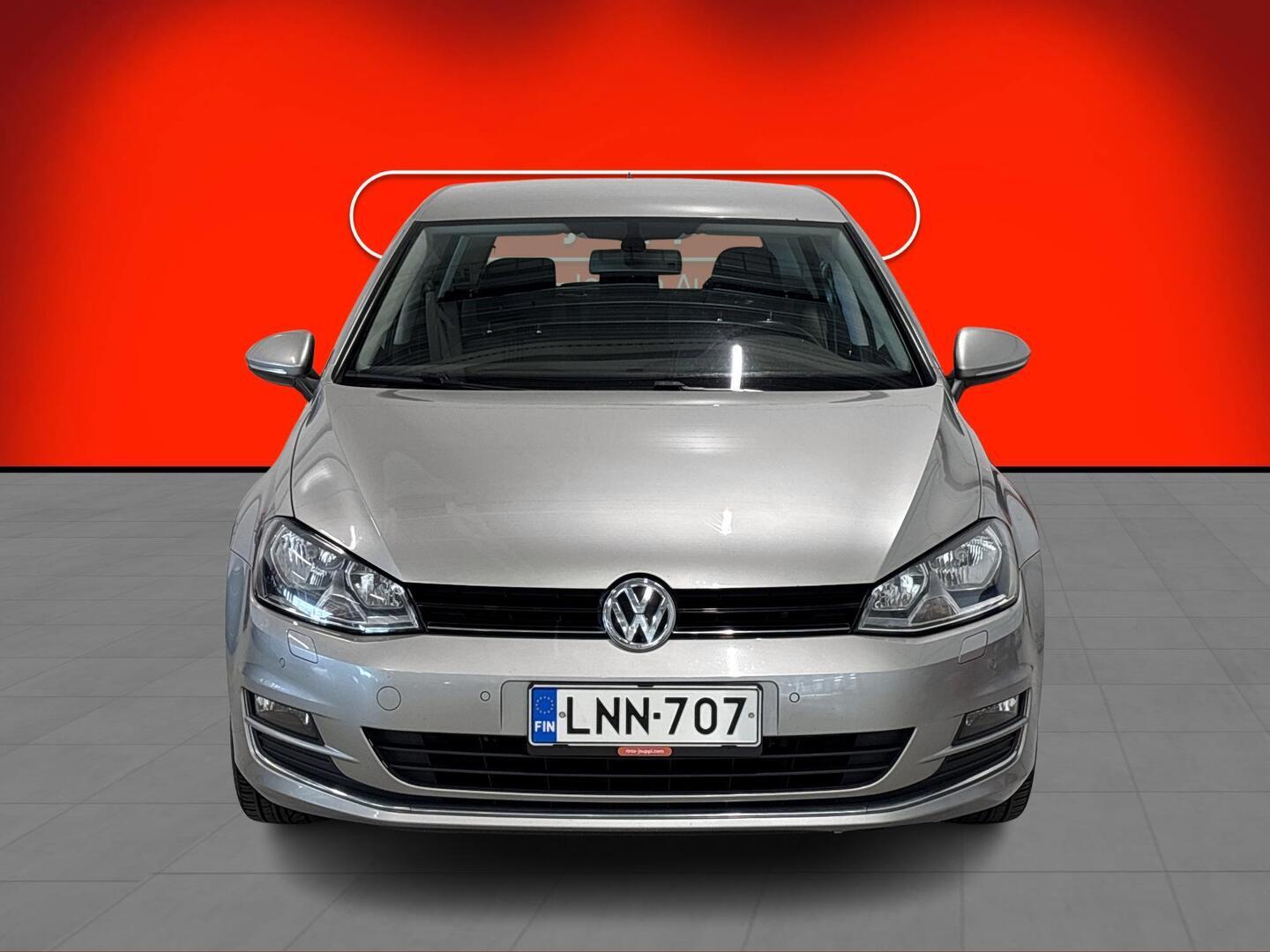 VOLKSWAGEN Golf 2016
