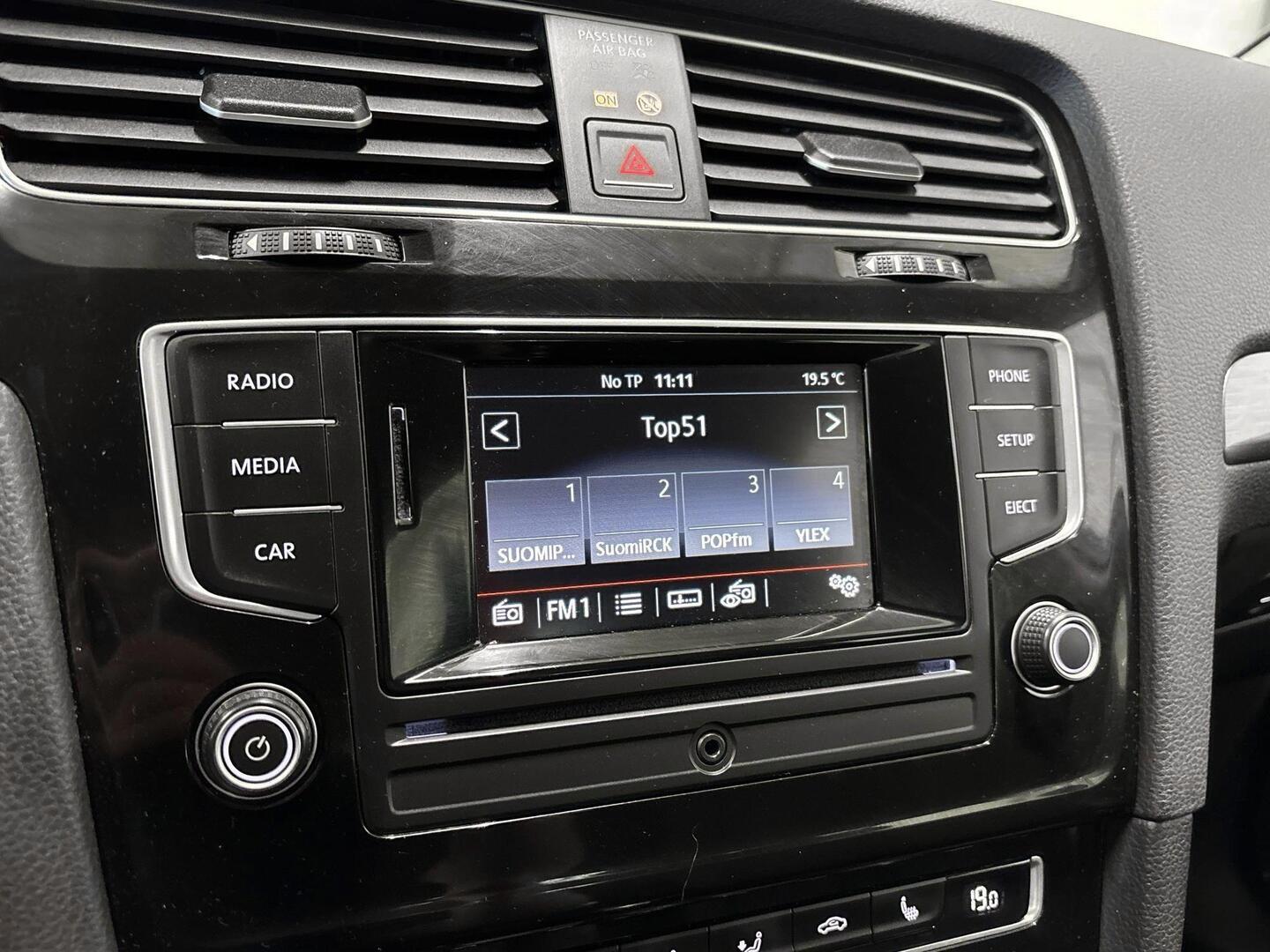 VOLKSWAGEN Golf 2016
