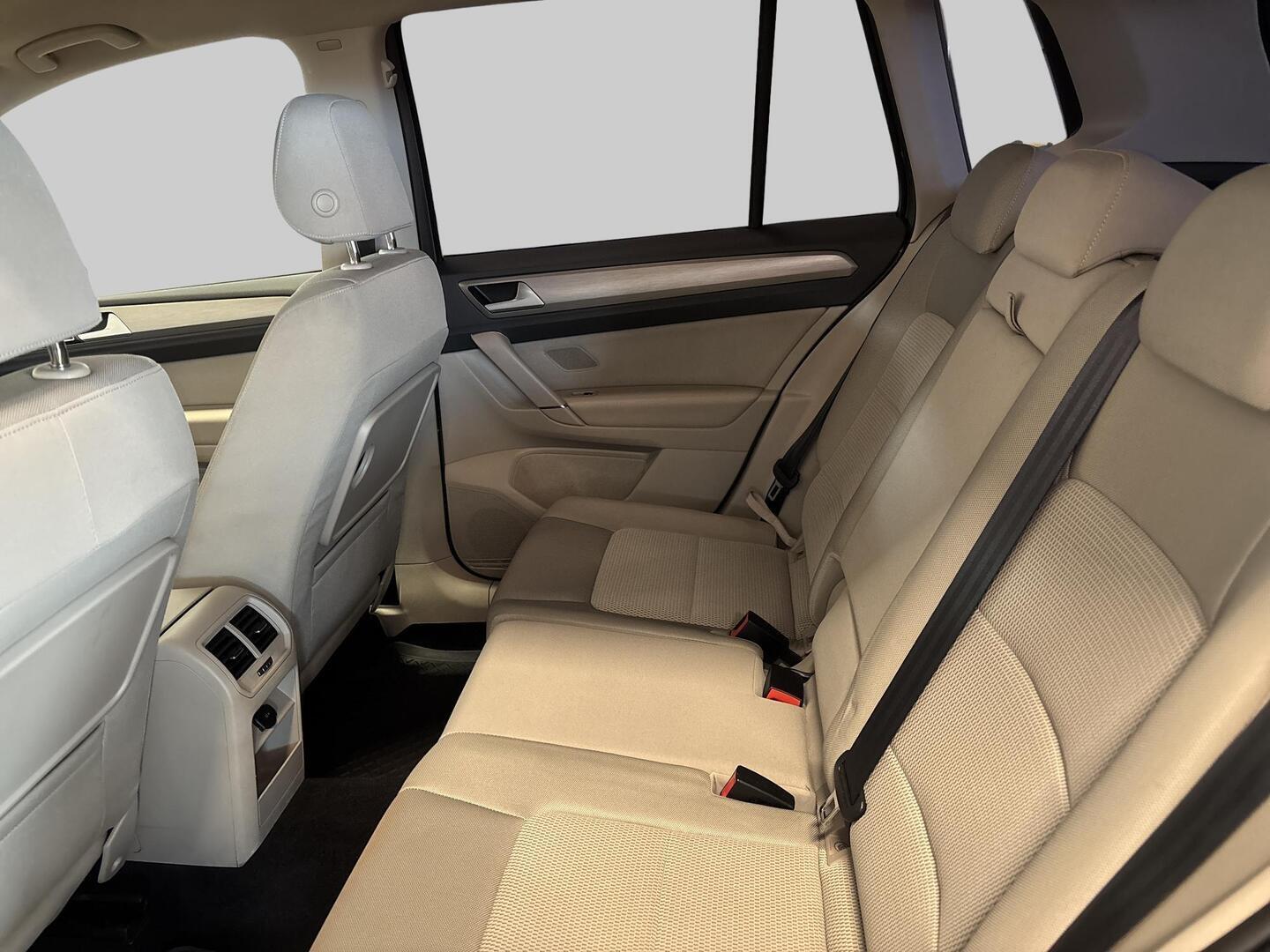 VOLKSWAGEN Golf Sportsvan 2015